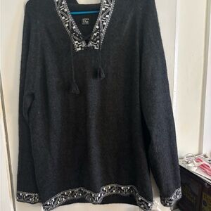 Alpaca Dark Gray V-Neck Knit Sweater with Patterned Trim and hood